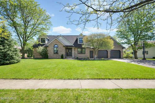 827 Abbey Ln, Findlay, OH, 45840-7426 | Card Image