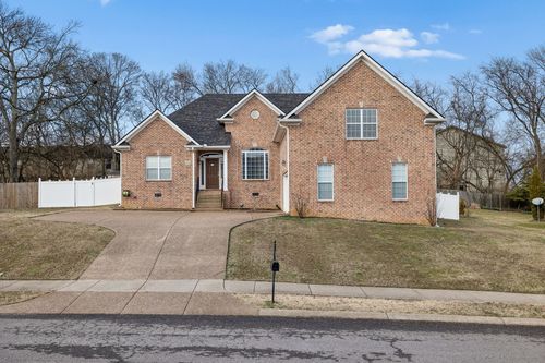 111 Buckhaven Dr, Hendersonville, TN, 37075-6913 | Card Image