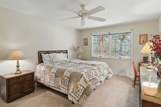 Primary suite with ceiling fan | Image 13