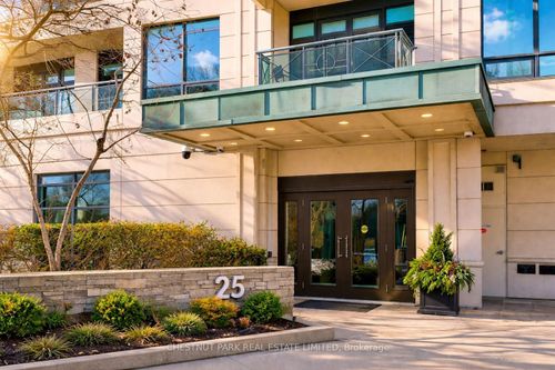 909-25 Scrivener Sq, Toronto, ON, M4W3Y6 | Card Image