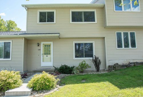1124 Oleson Rd, Waterloo, IA, 50702-4240 | Card Image