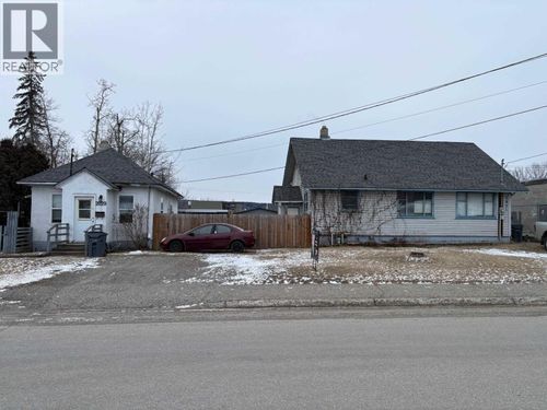2021 Spruce St, Prince George, BC, V2L2R7 | Card Image