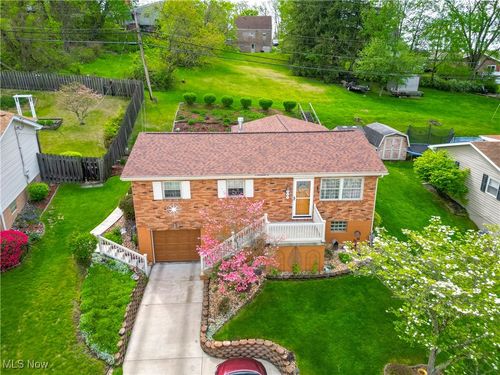 121 Karen Pl, Wintersville, OH, 43953-3886 | Card Image