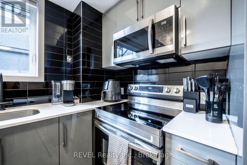 114-6065 Mcleod Rd, Niagara Falls, ON, L2G0Z7 | Card Image