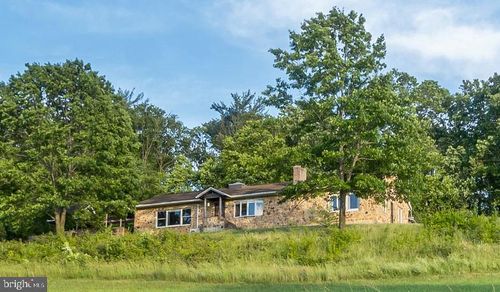 204 Ridge Cup Rd, New Ringgold, PA, 17960-9072 | Card Image