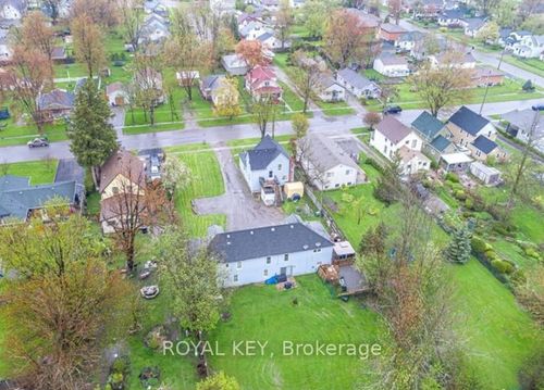 258 Henrietta St, Fort Erie, ON, L2A2K7 | Card Image