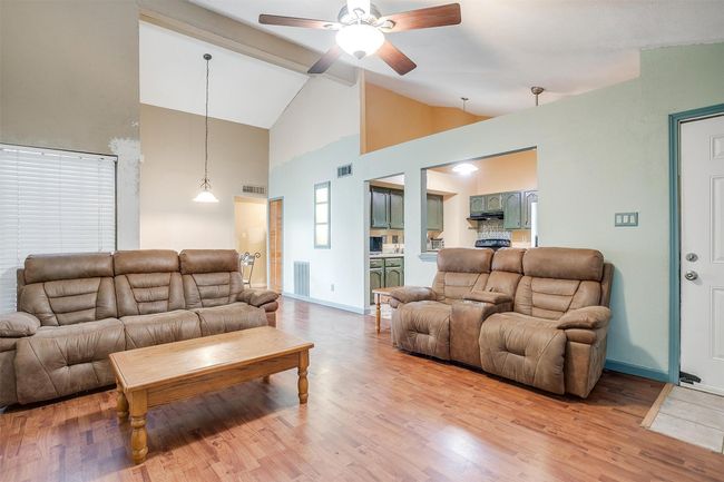 7228 Wayfarer Trl, House other with 4 bedrooms, 2 bathrooms and null parking in Fort Worth TX | Image 8