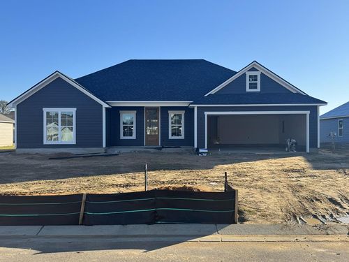 330 Barfield St, Hahira, GA, 31632-1404 | Card Image