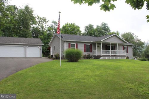 104 N Grant St, WILLIAMSTOWN, PA, 17098-1338 | Card Image