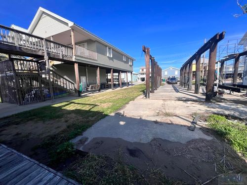 1023 Bourg St, Golden Meadow, LA, 70357-5607 | Card Image