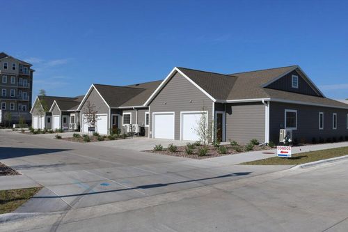 1327 Hagar St, La Crosse, WI, 54603 | Card Image