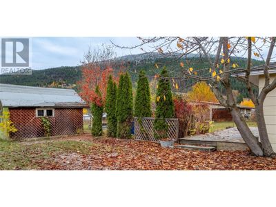 518 Devon St, House other with 2 bedrooms, 1 bathrooms and null parking in Creston BC | Image 3