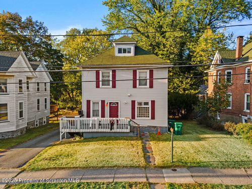 120 Ridgeway St, East Stroudsburg, PA, 18301-2932 | Card Image