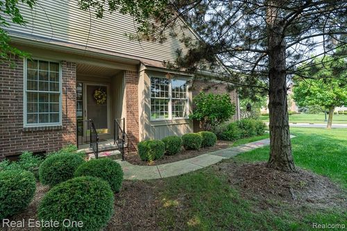 1618 Boulder Ct, Rochester, MI, 48306-4810 | Card Image