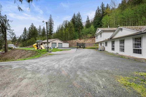 41750 Bowman Rd, Chilliwack, BC, V2R5G8 | Card Image