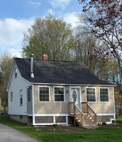 80 St. Laurent Street, Epping, NH, 03042 | Card Image
