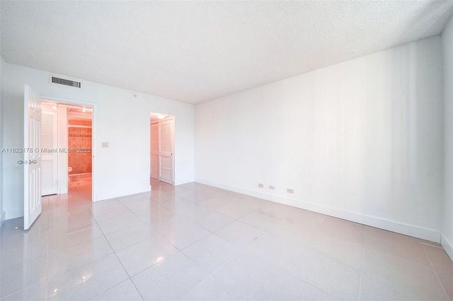 APT-262 - 1500 Bay Rd, Condo with 2 bedrooms, 2 bathrooms and null parking in Miami Beach FL | Image 23
