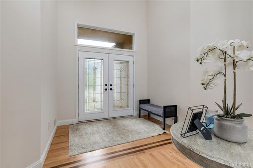 52041 Loon Ct, Shelby Township, MI, 48315-6946 | Card Image