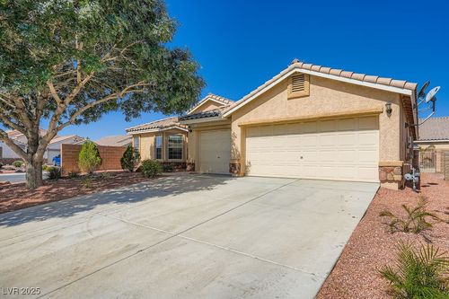 5817 Pirate Ship Dr, North Las Vegas, NV, 89031-3496 | Card Image