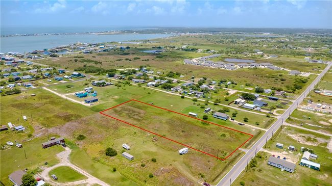 The lines are an estimate and not guaranteed. Please do your due diligence to verify property lines. | Image 8
