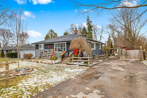 1704 King St, Port Perry, ON, L9L1B3 | Card Image