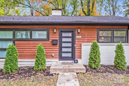 4910 Valley Stream Rd, Charlotte, NC, 28209-3552 | Card Image