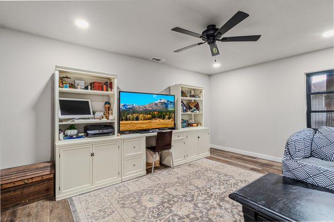 2012 Island Cir, House other with 4 bedrooms, 2 bathrooms and null parking in Tool TX | Image 22