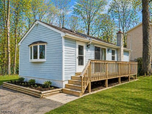 5 Geneva Trl, Hopatcong, NJ, 07843-1112 | Card Image