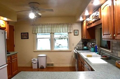 728 Broadway Ave, Sterling, IL, 61081-3854 | Card Image