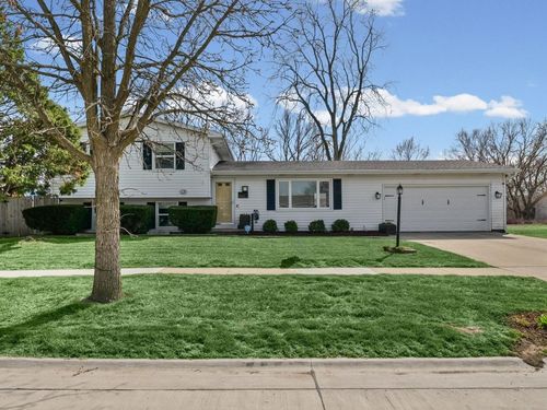 2113 Sumac Dr, Champaign, IL, 61821-6322 | Card Image