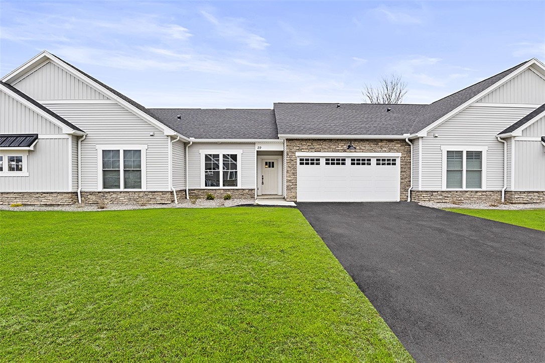 Cedarway Cir, Webster, NY 14580
