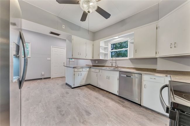 328 E Moody Ave, House other with 3 bedrooms, 2 bathrooms and null parking in New Castle PA | Image 15