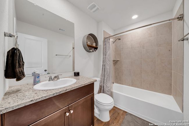 489 Middle Green Loop, House other with 3 bedrooms, 2 bathrooms and null parking in Floresville TX | Image 14