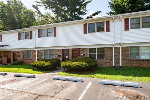 3157 Wooded Way, Jeffersonville, IN, 47130-7208 | Card Image