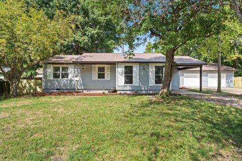 22 W 7th St, Fayetteville, AR, 72701-6525 | Card Image