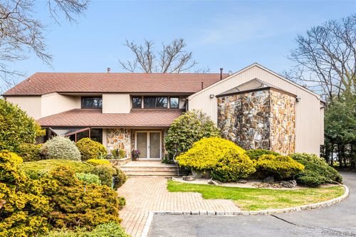 214 Cedar Ave, Hewlett, NY, 11557-2520 | Card Image