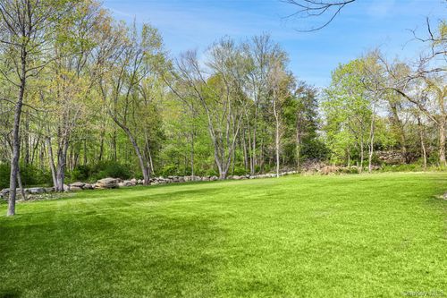 6 Tripp Ln, North Castle, NY, 10504-2520 | Card Image