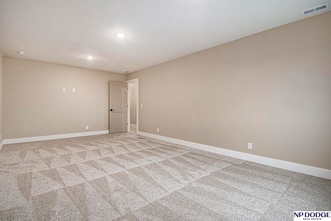 3301 S 212 Th St, House other with 4 bedrooms, 4 bathrooms and 3 parking in Elkhorn NE | Image 32