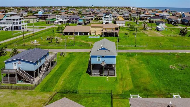 881 Buell, House other with 3 bedrooms, 2 bathrooms and null parking in Crystal Beach TX | Image 37