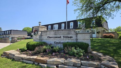 301-9500 N Green Bay Road, Brown Deer, WI, 53209 | Card Image