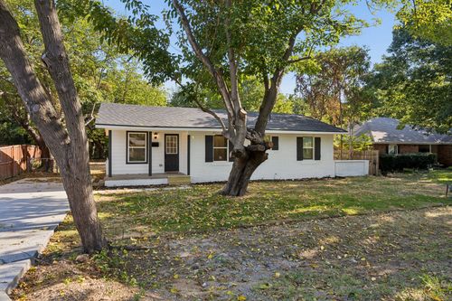 238 Oakwood Cir, Shady Shores, TX, 76208-5209 | Card Image