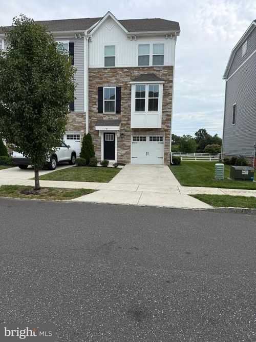 91 Kohlmyer Dr, PENNSAUKEN, NJ, 08110-1245 | Card Image