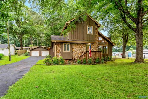 292 Point Of Pnes, Guntersville, AL, 35976-6206 | Card Image