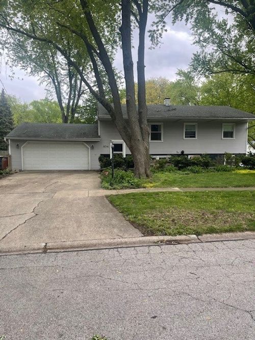 804 Elizabeth St, Batavia, IL, 60510-2136 | Card Image