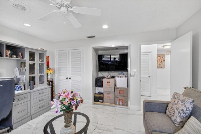 6858 Fountains Cir, Condo with 3 bedrooms, 3 bathrooms and null parking in Lake Worth FL | Image 48