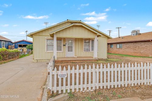 1004 N Apache Ave, Winslow, AZ, 86047-3823 | Card Image