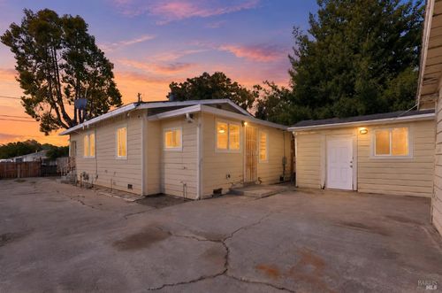 4 Woodrow Ave, Vallejo, CA, 94590-7344 | Card Image