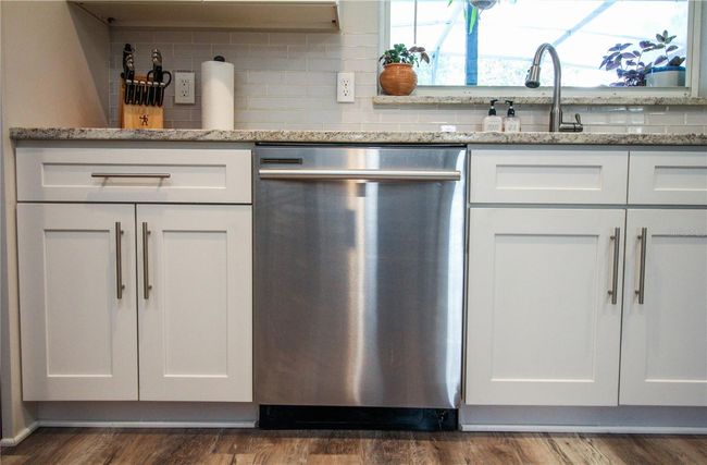 Stainless steel appliances | Image 11