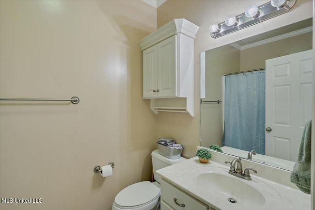 30-2099 E Franklin St | Image 17