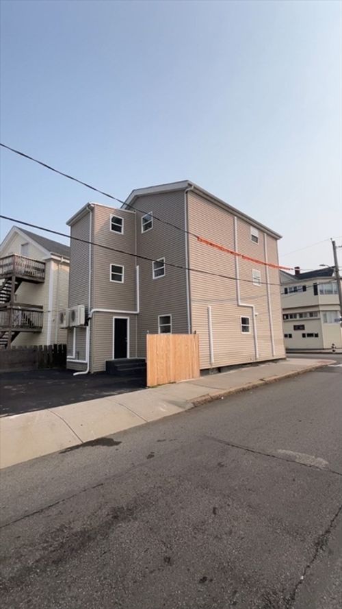 186 Rodman St, Fall River, MA, 02721-6872 | Card Image